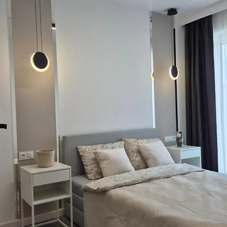 Towarowa Flowers Apartment, Free Parking, Air-conditioning, Self Check-in 24h Apartment *