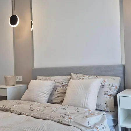 Towarowa Flowers Apartment, Free Parking, Air-conditioning, Self Check-in 24h * Posen