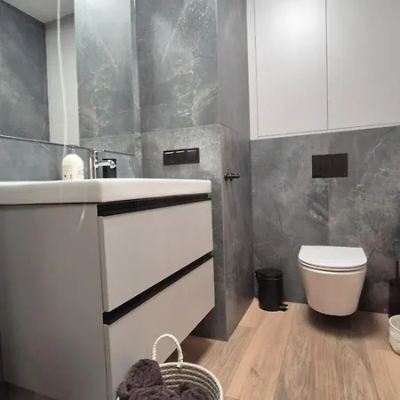 Apartment Towarowa Flowers Apartment, Free Parking, Air-conditioning, Self Check-in 24h Posen
