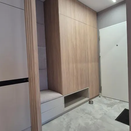 Towarowa Flowers Apartment, Free Parking, Air-conditioning, Self Check-in 24h Posen
