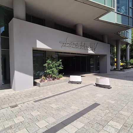 Towarowa Flowers Apartment, Free Parking, Air-conditioning, Self Check-in 24h * פוזנן