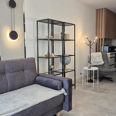 Towarowa Flowers Apartment, Free Parking, Air-conditioning, Self Check-in 24h Апартаменты Познань