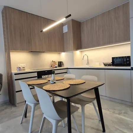 Towarowa Flowers Apartment, Free Parking, Air-conditioning, Self Check-in 24h *