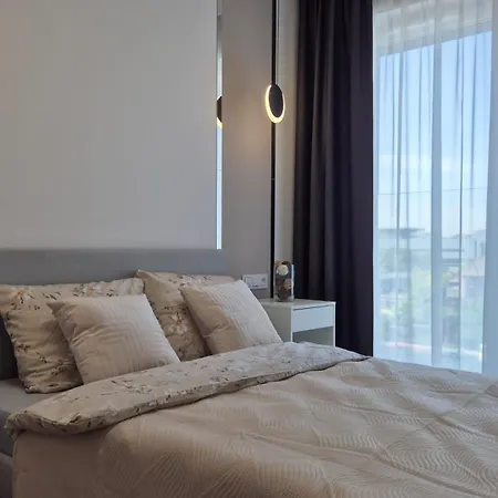 דירה Towarowa Flowers Apartment, Free Parking, Air-conditioning, Self Check-in 24h *