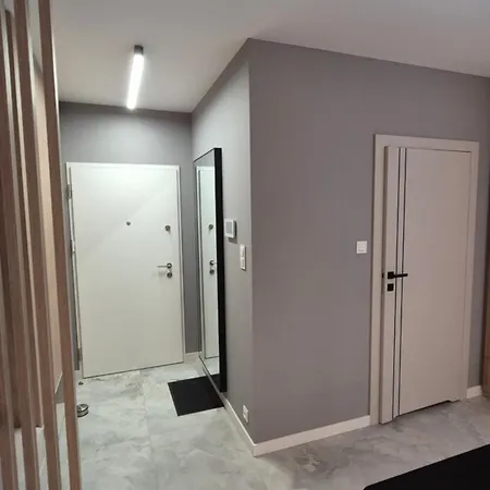 Towarowa Flowers Apartment, Free Parking, Air-conditioning, Self Check-in 24h Познань