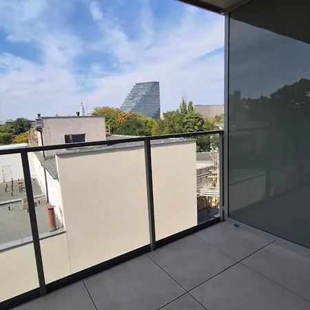 Towarowa Flowers Apartment, Free Parking, Air-conditioning, Self Check-in 24h Апартаменты