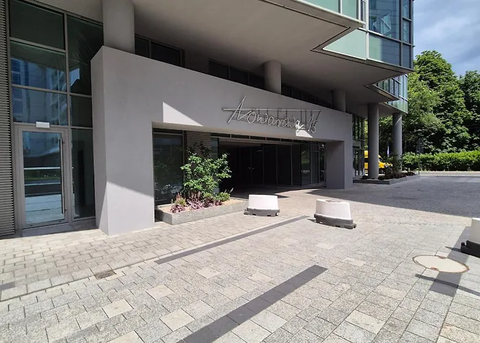 Towarowa Flowers Apartment, Free Parking, Air-conditioning, Self Check-in 24h * פוזנן