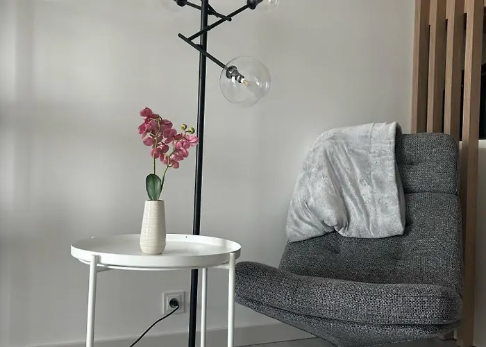 Towarowa Flowers Apartment, Free Parking, Air-conditioning, Self Check-in 24h Apartment