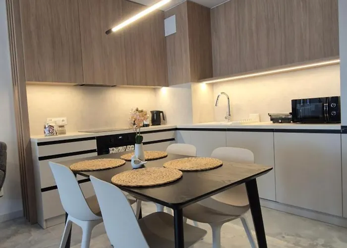 Towarowa Flowers Apartment, Free Parking, Air-conditioning, Self Check-in 24h *