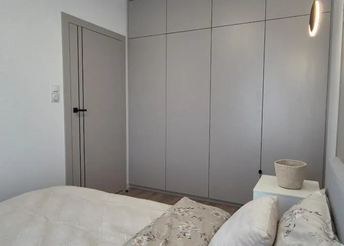Towarowa Flowers Apartment, Free Parking, Air-conditioning, Self Check-in 24h Apartment Posen