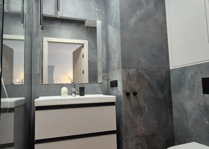 Towarowa Flowers Apartment, Free Parking, Air-conditioning, Self Check-in 24h * Posen