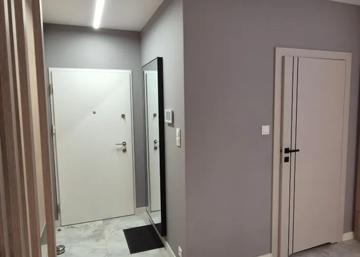 Towarowa Flowers Apartment, Free Parking, Air-conditioning, Self Check-in 24h פוזנן