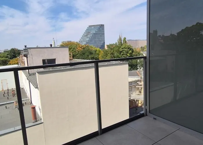 Towarowa Flowers Apartment, Free Parking, Air-conditioning, Self Check-in 24h דירה